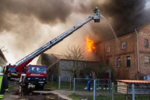 Flammen zerstören Haus in Schwinkendorf
