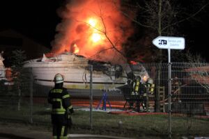 Brand Motoryacht in Waren (Müritz)