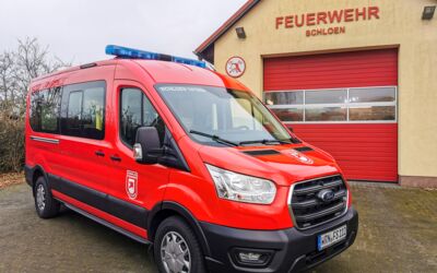 Brandschützer der Gemeinde Schloen-Dratow freuen sich über neues Fahrzeug