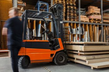Hilfsarbeit muss keine Sackgasse sein Warum Hilfsarbeit besser als Bürgergeld ist
