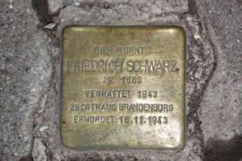 Gemeinsam STOLPERN gegen das Vergessen