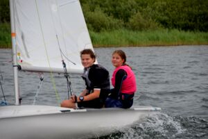 Blaues Band auf der Müritz Warener Seglerverein