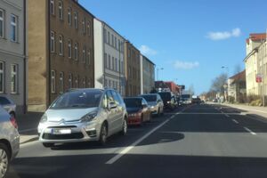 Polizei mit Spürhunden in Waren (Müritz)