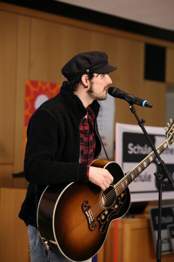 Liedermacher, Sänger und Musiker Martin Goldenbaum Regionales Berufliches Bildungszentrum Müritz
