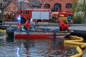 Verunreinigung Stadthafen Waren (Müritz)