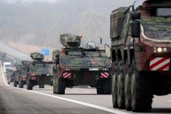 Bundeswehrkonvois auf Autobahnen