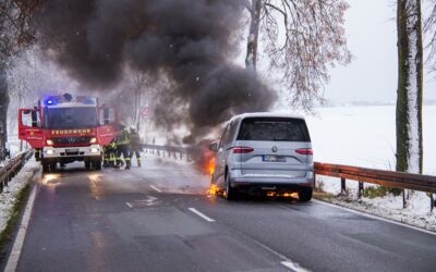 Feuer VW-Multivan Plug-in-Hybride-Fahrzeug