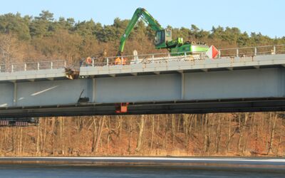 Abriss Trennschnitt Petersdorferbrücke