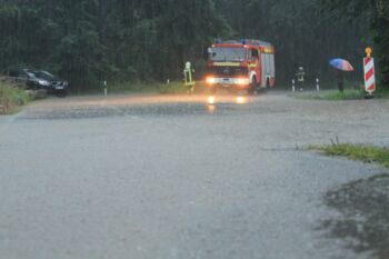 Autofahren bei Gewitter, Hagel, Hitze, Sturm und Starkregen