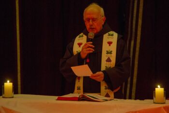 Gottesdienst im Zirkuszelt