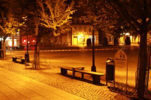 Herrenloser Koffer in Waren (Müritz)