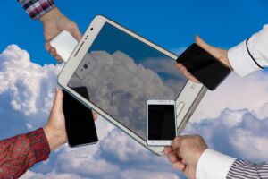 Mobilfunkanbietern – Telekom, Vodafone, Telefonica und 1&1 Drillisch