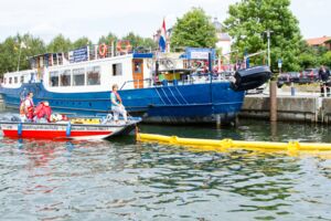 Fahrgastschiff verliert Diesel Waren Müritz