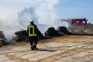 Strohballenbrand Lehsten