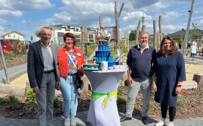 Warens Bürgermeister Norbert Möller, Kita-Leiterin Heidi Lauing, Norbert Griese, Geschäftsführer der PTC Handels- und Verwaltungs GmbH, und Gabriele Gramann, geschäftsführender Vorstand von WABE