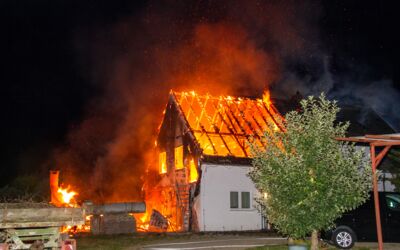 Frau stirbt bei Großbrand in Möllenhagen
