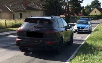 Gestohlener Porsche Cayenne auf der B198