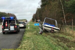 Verkehrsunfall Boot auf der A19 beschädigt