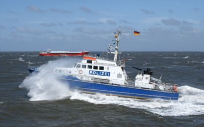 Wasserrettung: Mann stürzt in die Ostsee