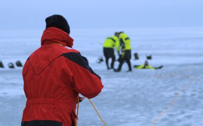 Hund im Müritz-Eis eingebrochen