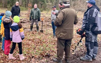 Kinder pflanzen mit der CDU Röbel/Müritz Wildobstbäume
