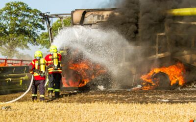 Mähdrescher brennt bei Kittendorf