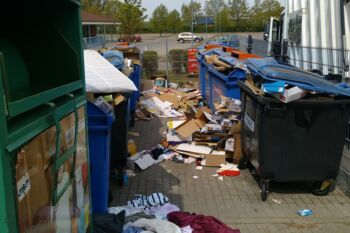 Altpappier, Kleidercontainer Röbel/Müritz