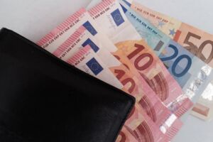 Zoll überprüft Mindestlohn