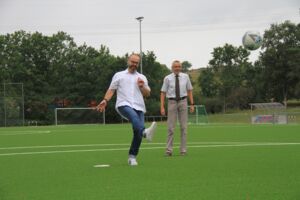 Neuer Kunstrasenplatz im Müritzstadion
