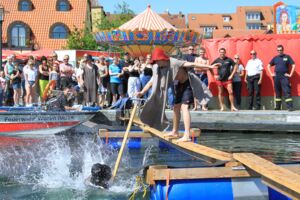 Schubkarrenrennen und Fischerstechen  Müritz Sail