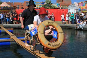 Schubkarrenrennen zur Müritz Sail