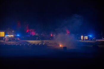 Kargow: Strohballenbrand nach Hochzeitsfeuerwerk