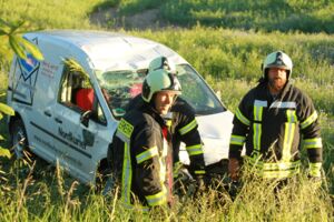 Nordkurier-Fahrzeug bei Klink verunfallt