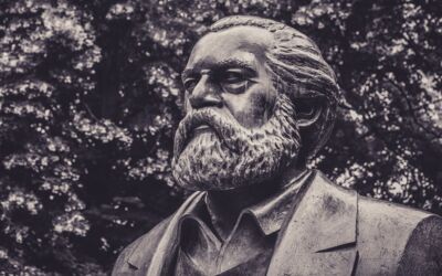 Diebe am Bronze-Denkmal