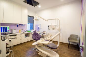 Zahnärztliche Implantation Ungarn