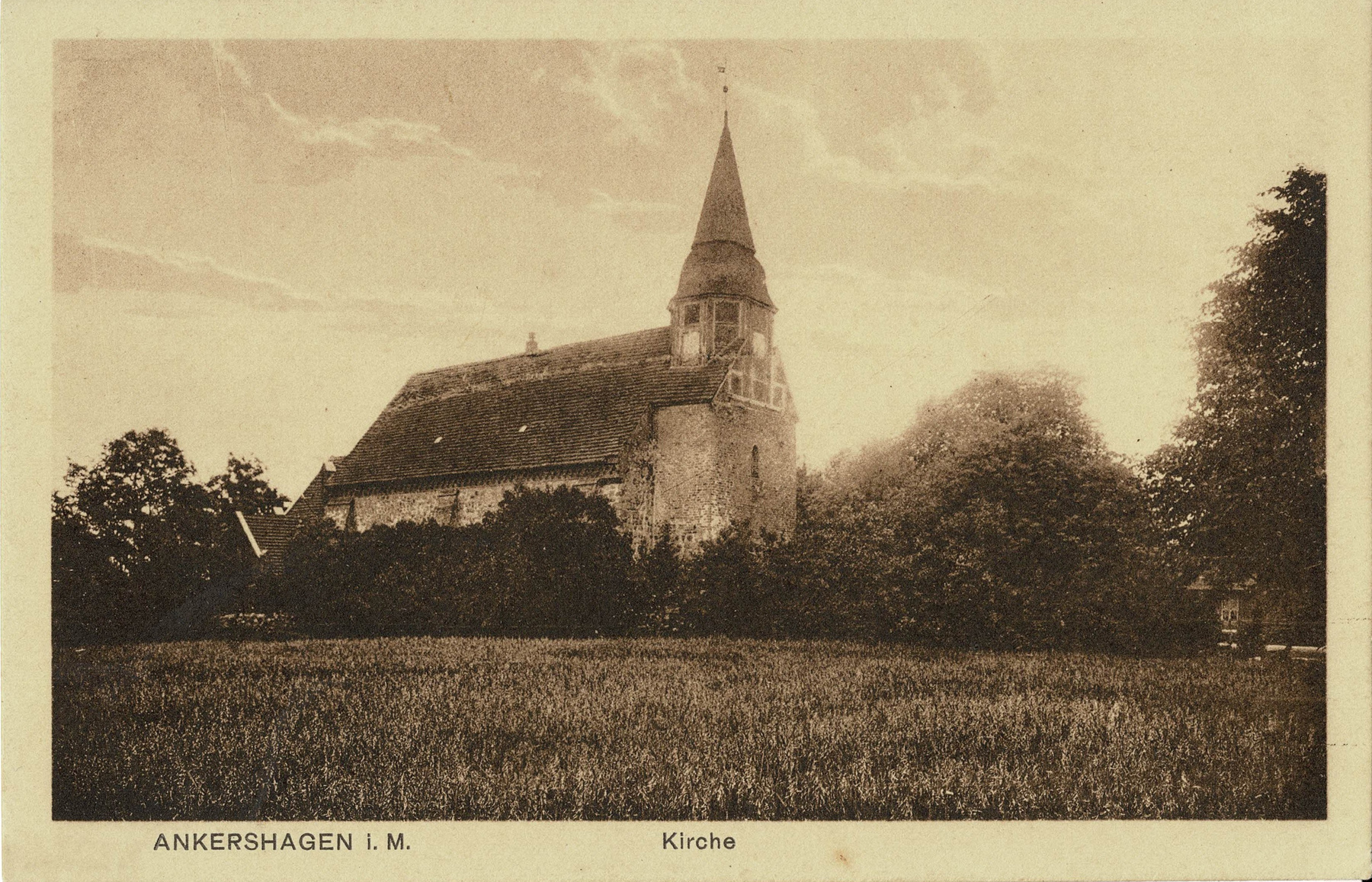 Pastoren in historischen Bildern im Schliemann-Museum Ankershagen