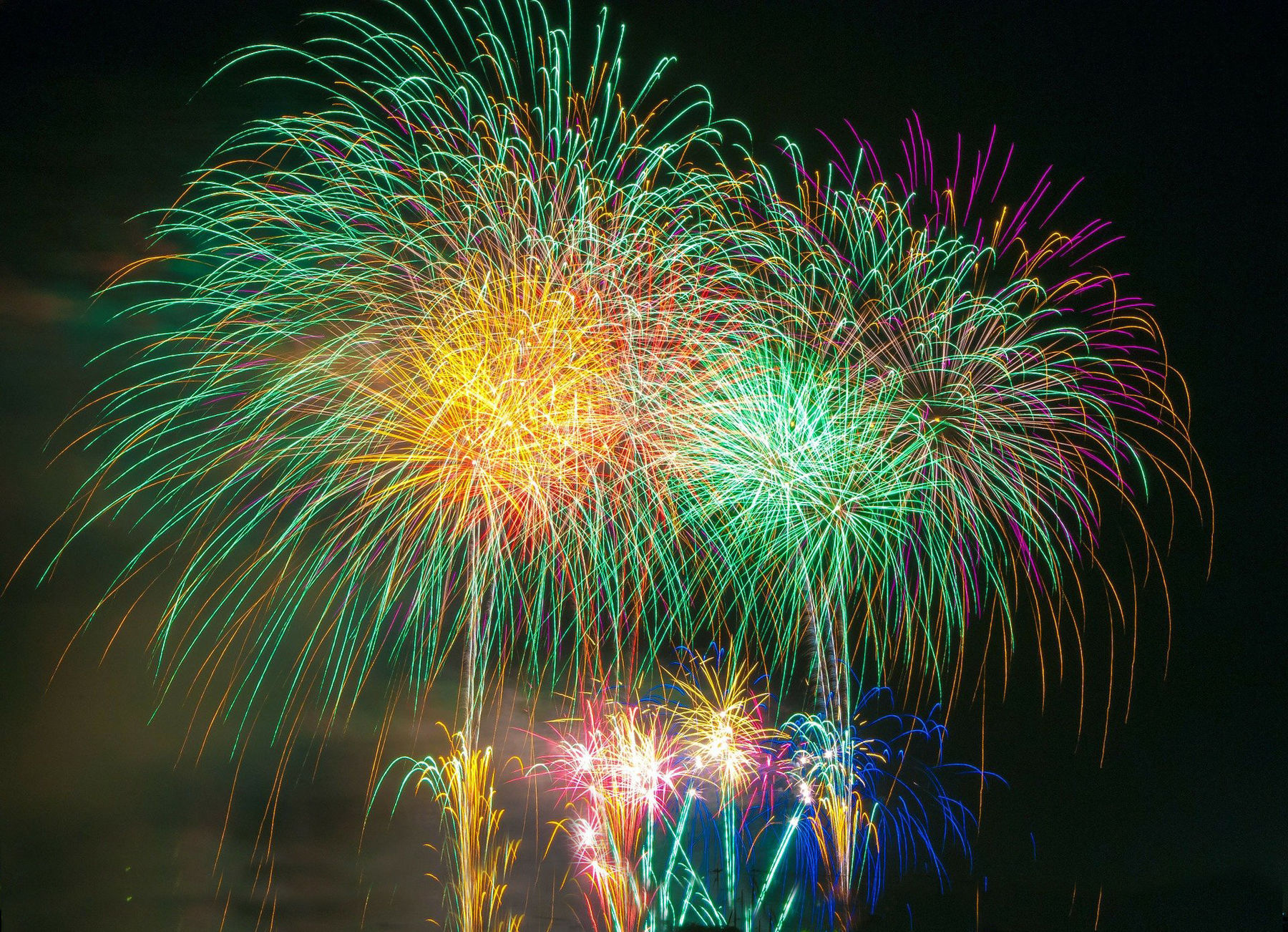 Feuerwerk am Tiefwarensee Waren (Müritz)