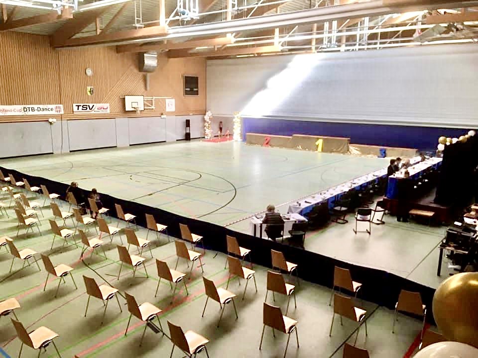 Tanzgruppen „Katara“, „Larenah“ und „Azur“