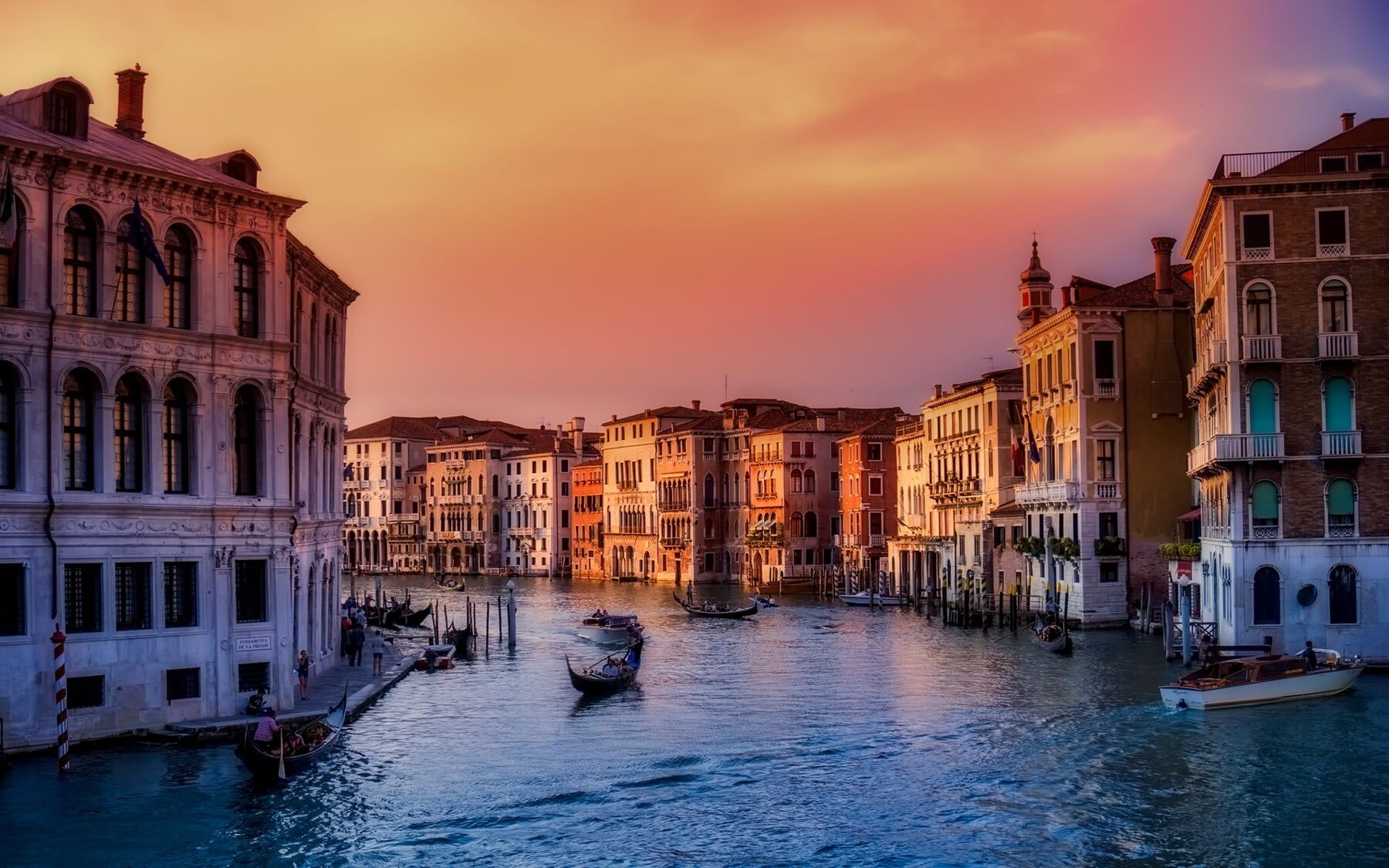 Was gibt es bei Reisen nach Venedig zu erleben?