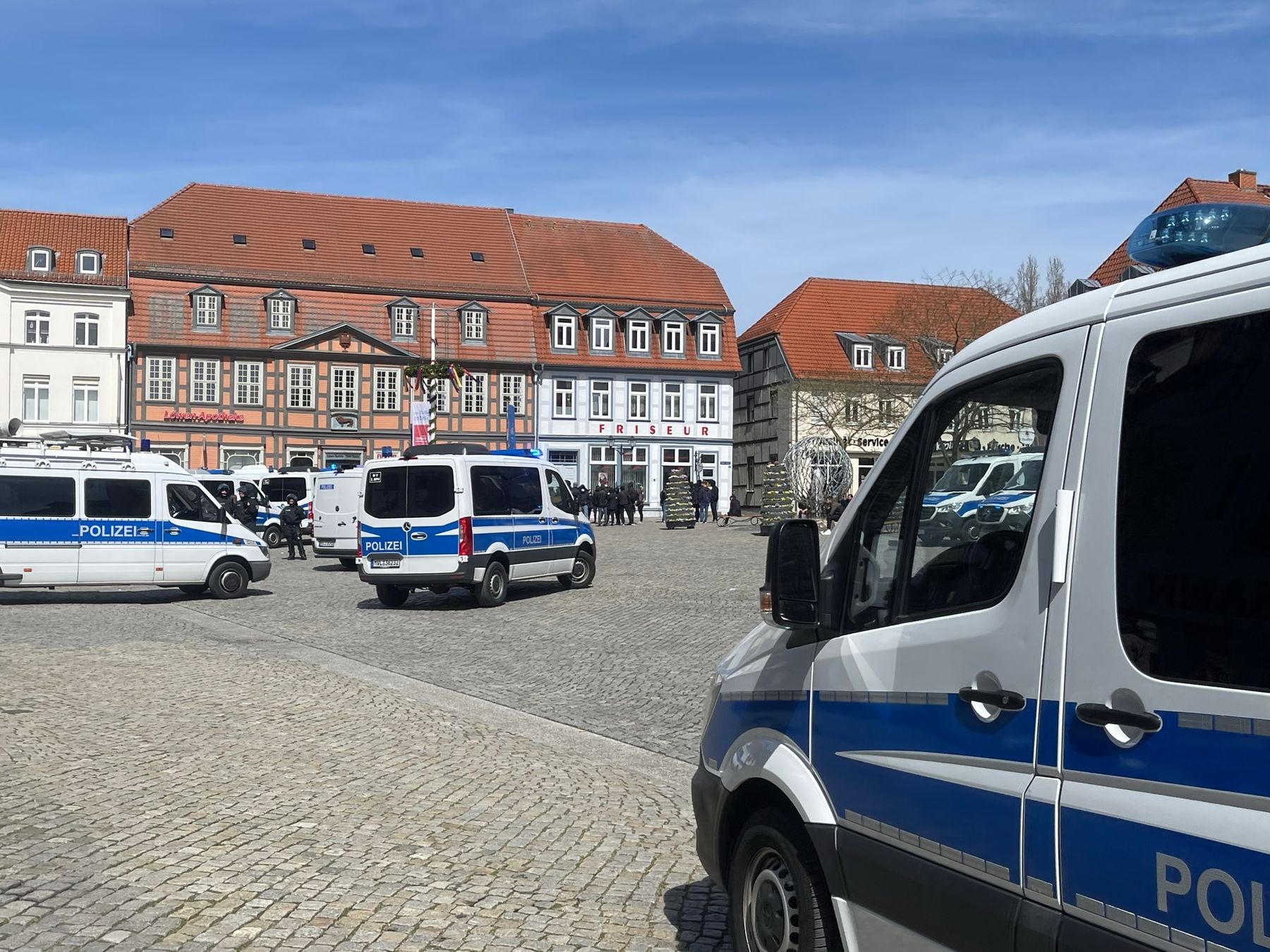 Demonstrationen linke / rechte Szene Waren (Müritz)