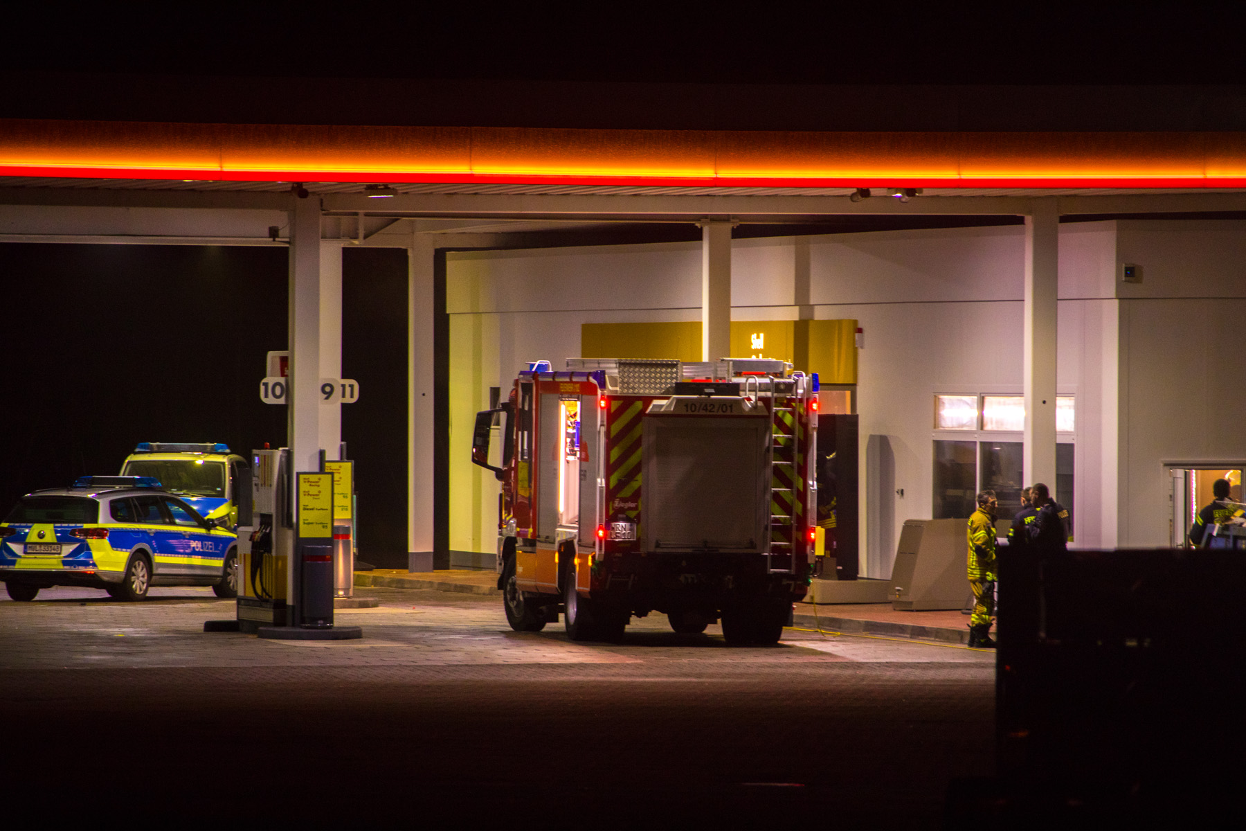Polizei- Feuerwehreinsatz Tankstelle Waren (Müritz)